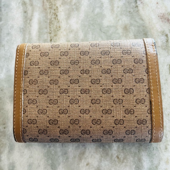 Gucci Tan Monogram Wallet with Gold Accent - Picture 7 of 7